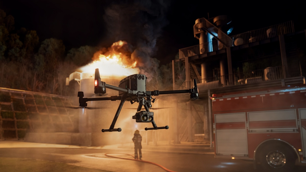 M350 RTK sobrevolando incendio