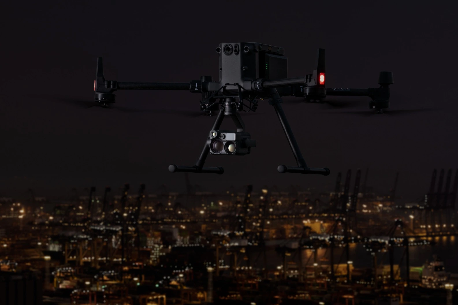 Imagen de un M350 RTK con una camara H30T