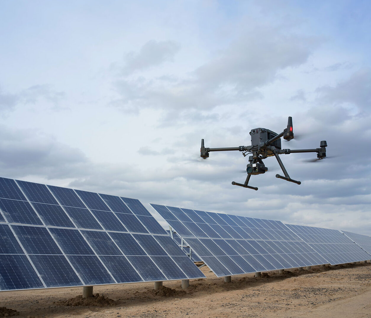 M400 con paneles solares